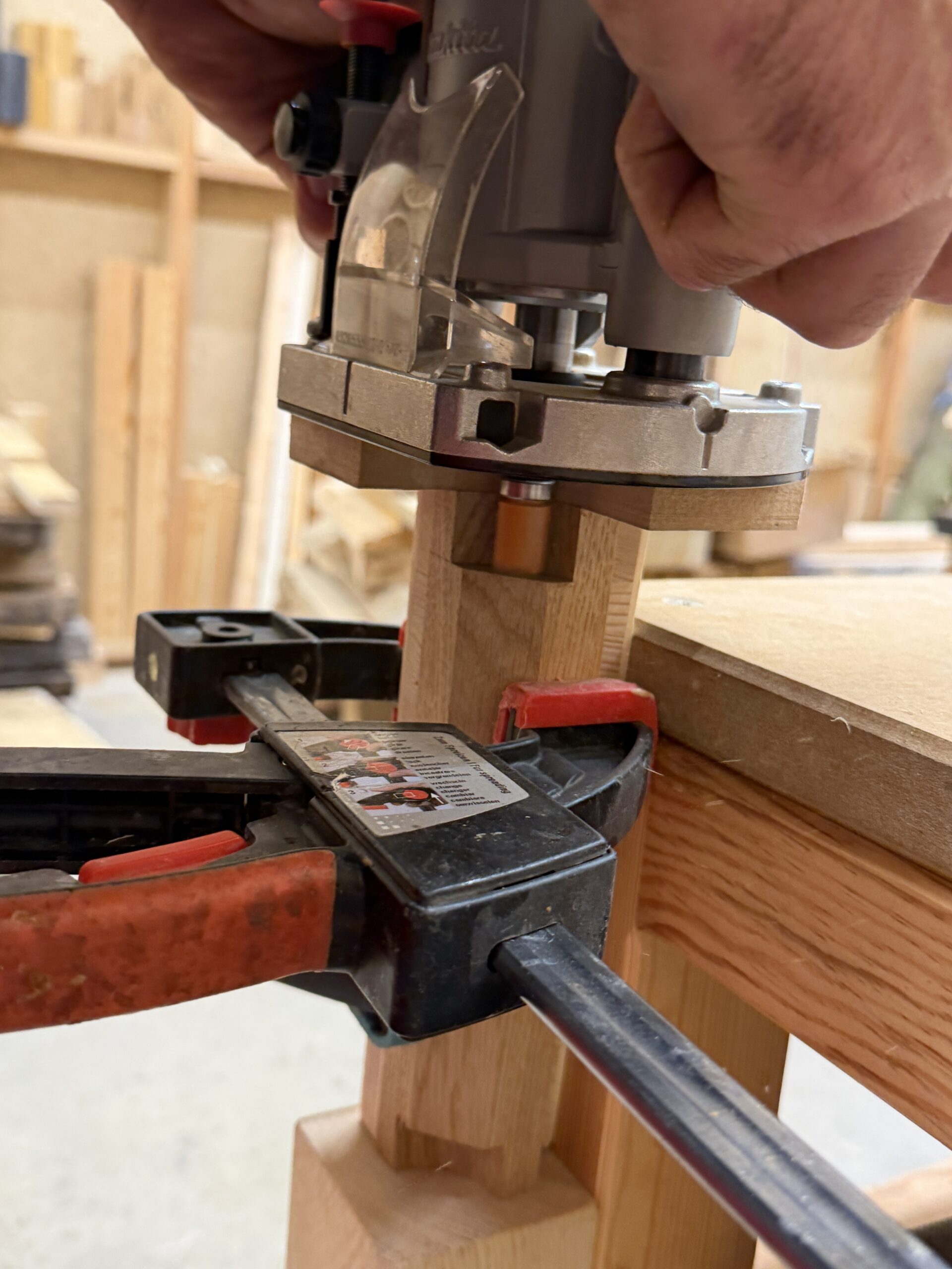 Outils de menuiserie en action